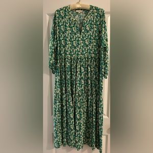 New without tags size S Easel maxi dress with mid length sleeves